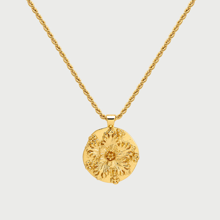 Flower Pendant Rope Necklace In Gold