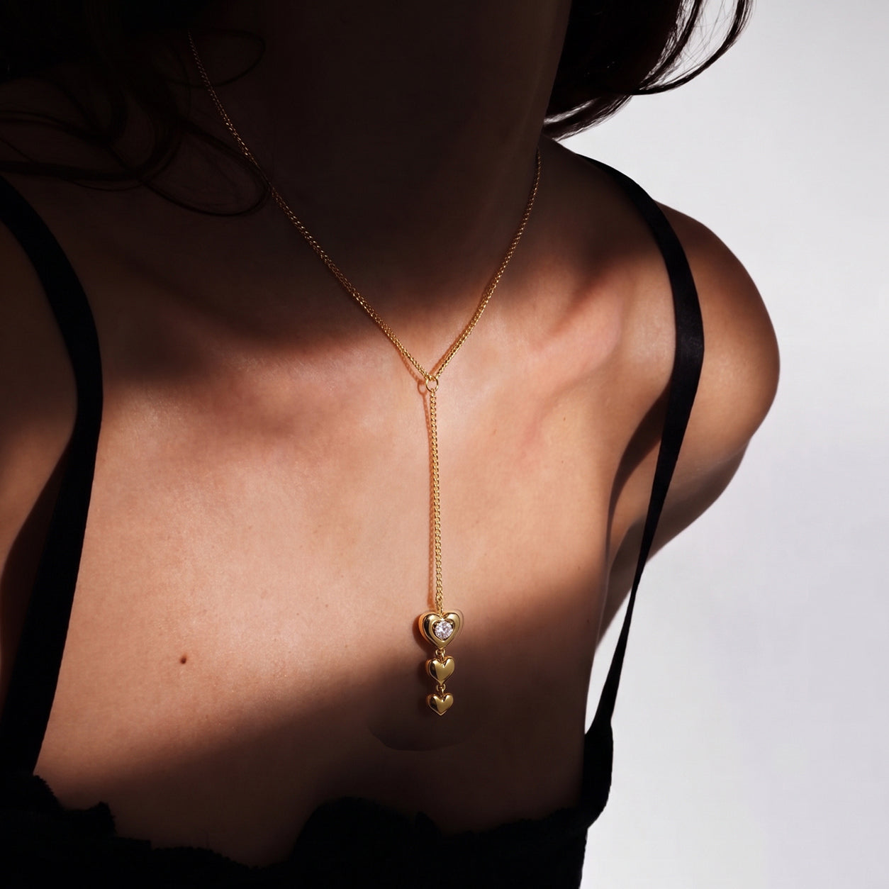AFELLO LARIAT NECKLACE IN GOLD & CRYSTALS