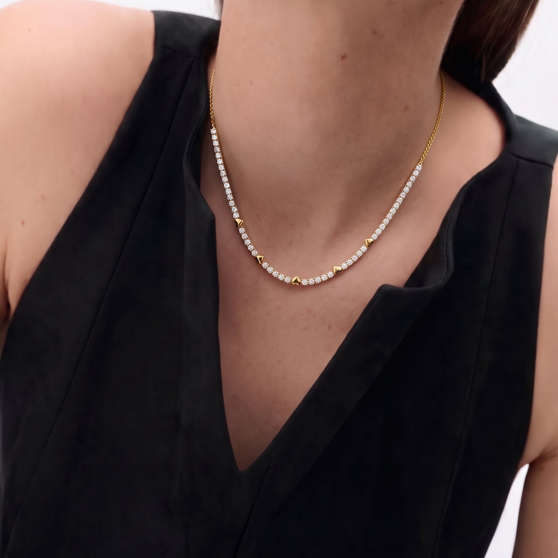 AGAPPI CRYSTAL CHOKER NECKLACE IN GOLD & CRYSTALS