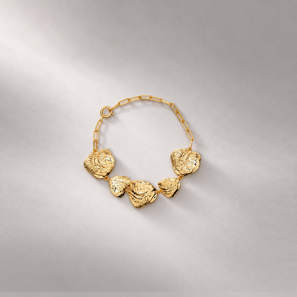 Oldeu Shell Maxi Bracelet in Gold