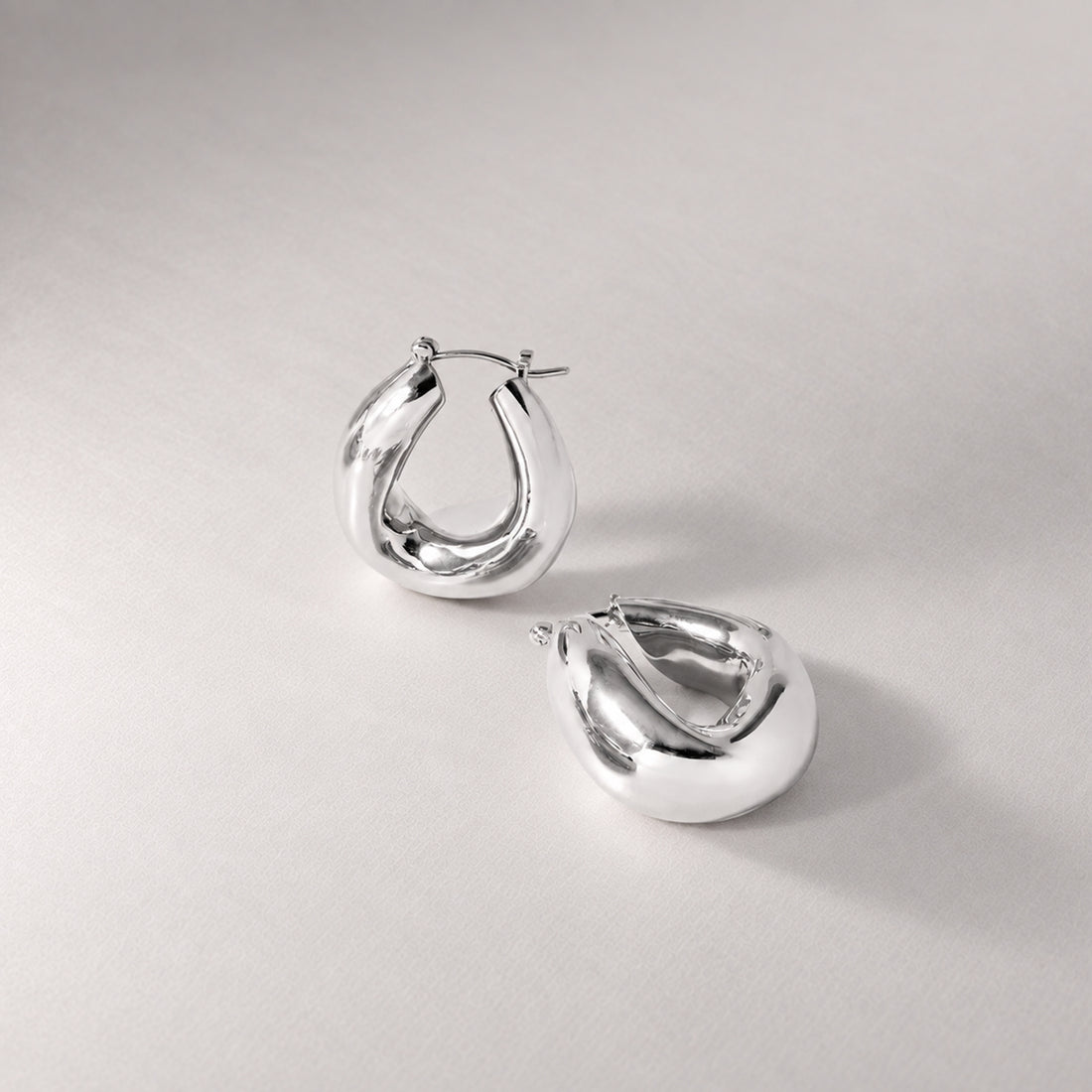 Falin Midi Chubby Hoop Earrings in Silver