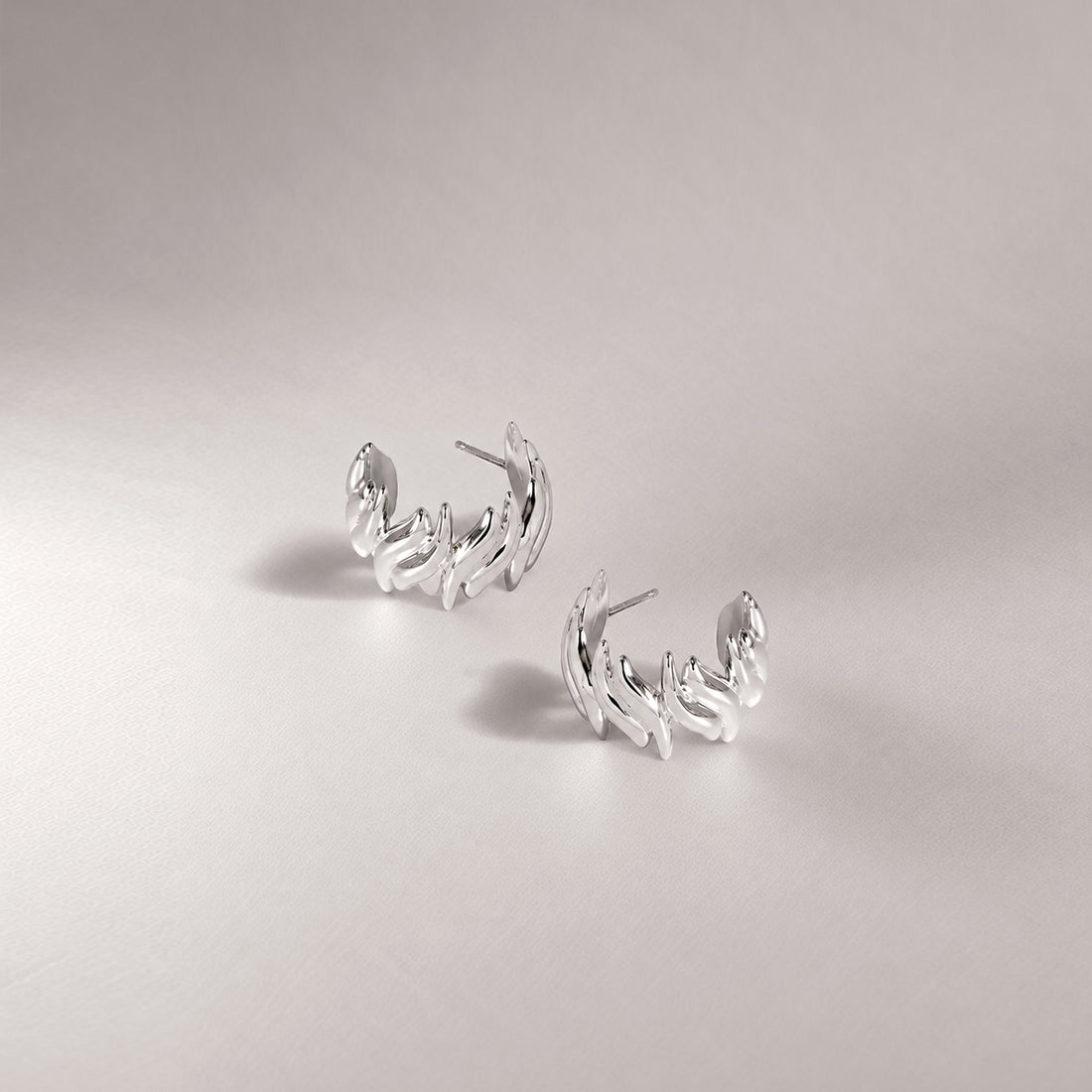 Maxi Claw Hoop Earrings in Silver