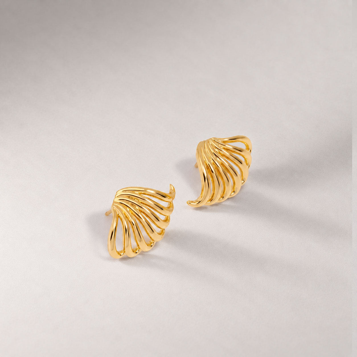 Maxi Claw Stud Earring in Gold