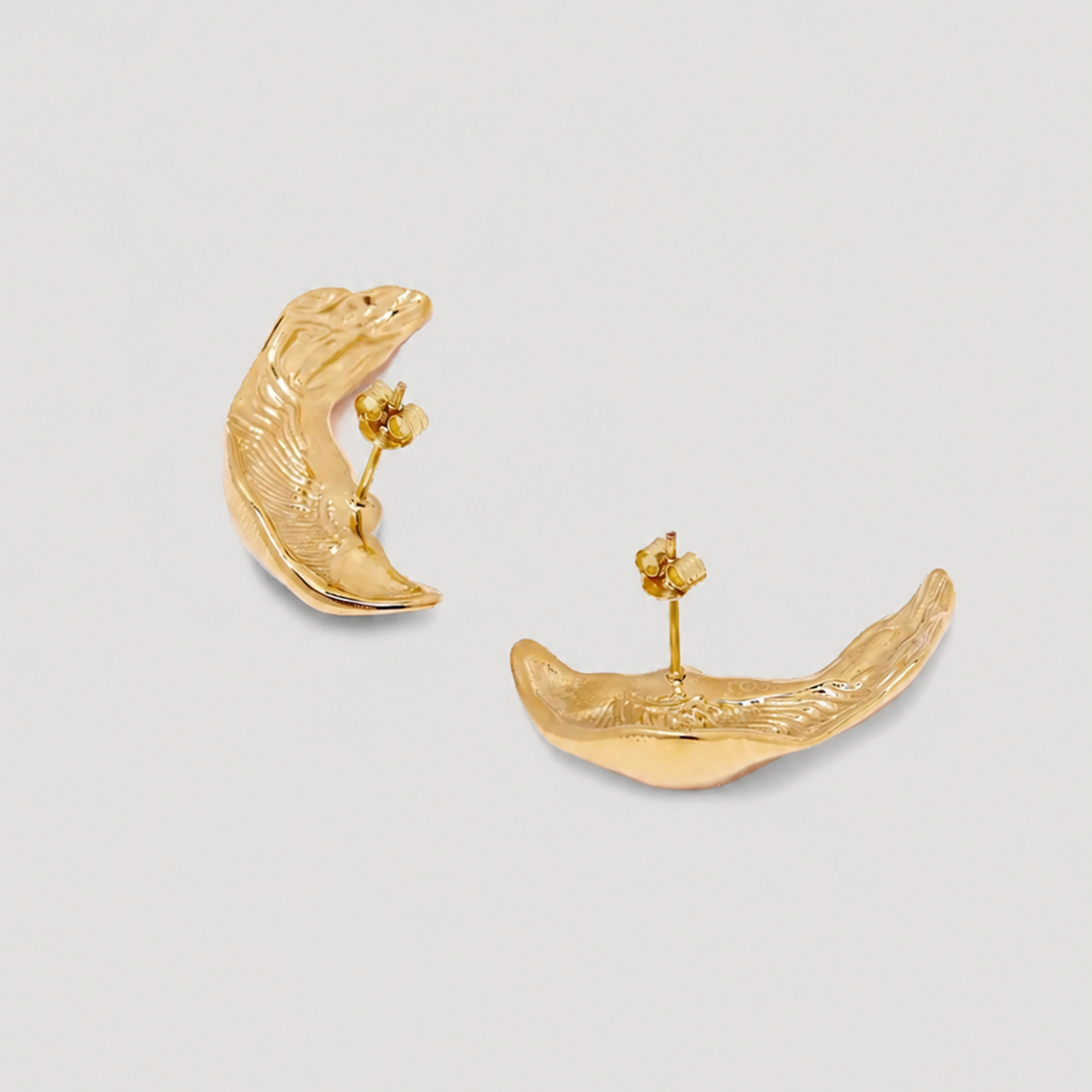 Qiuoro Mini Face on Stud Earrings in Gold