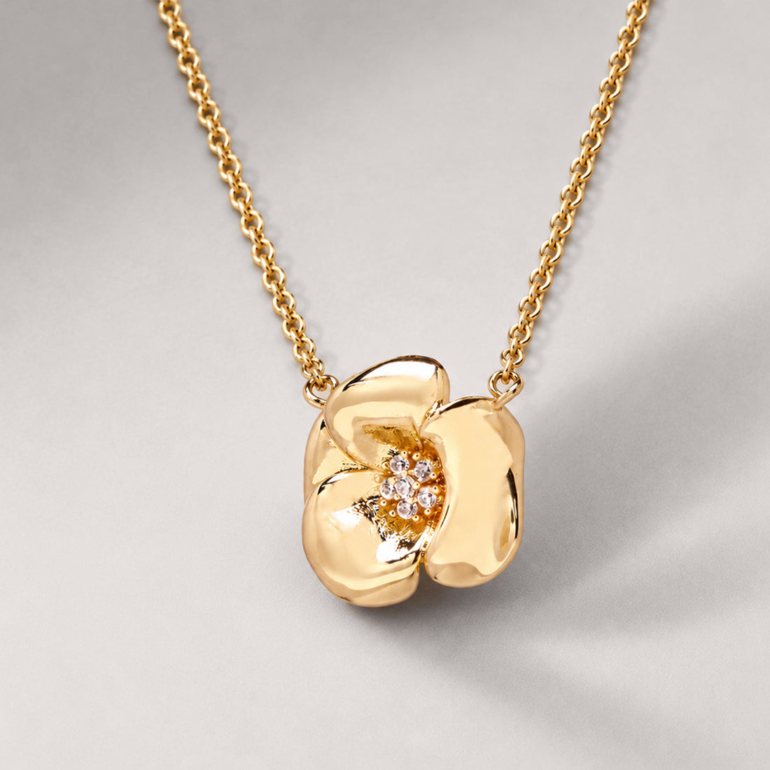 Lulu Flower Pendant Necklace in Gold and Crystals