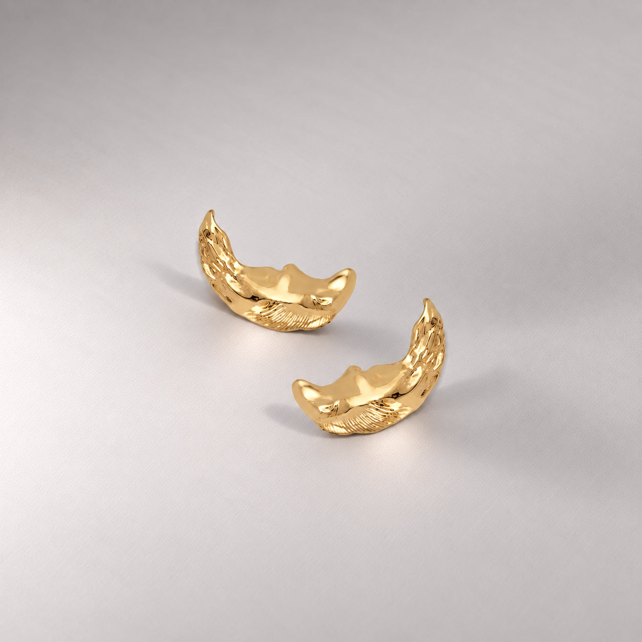 Qiuoro Mini Face on Stud Earrings in Gold
