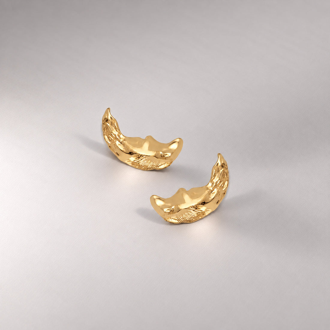 Qiuoro Mini Face on Stud Earrings in Gold