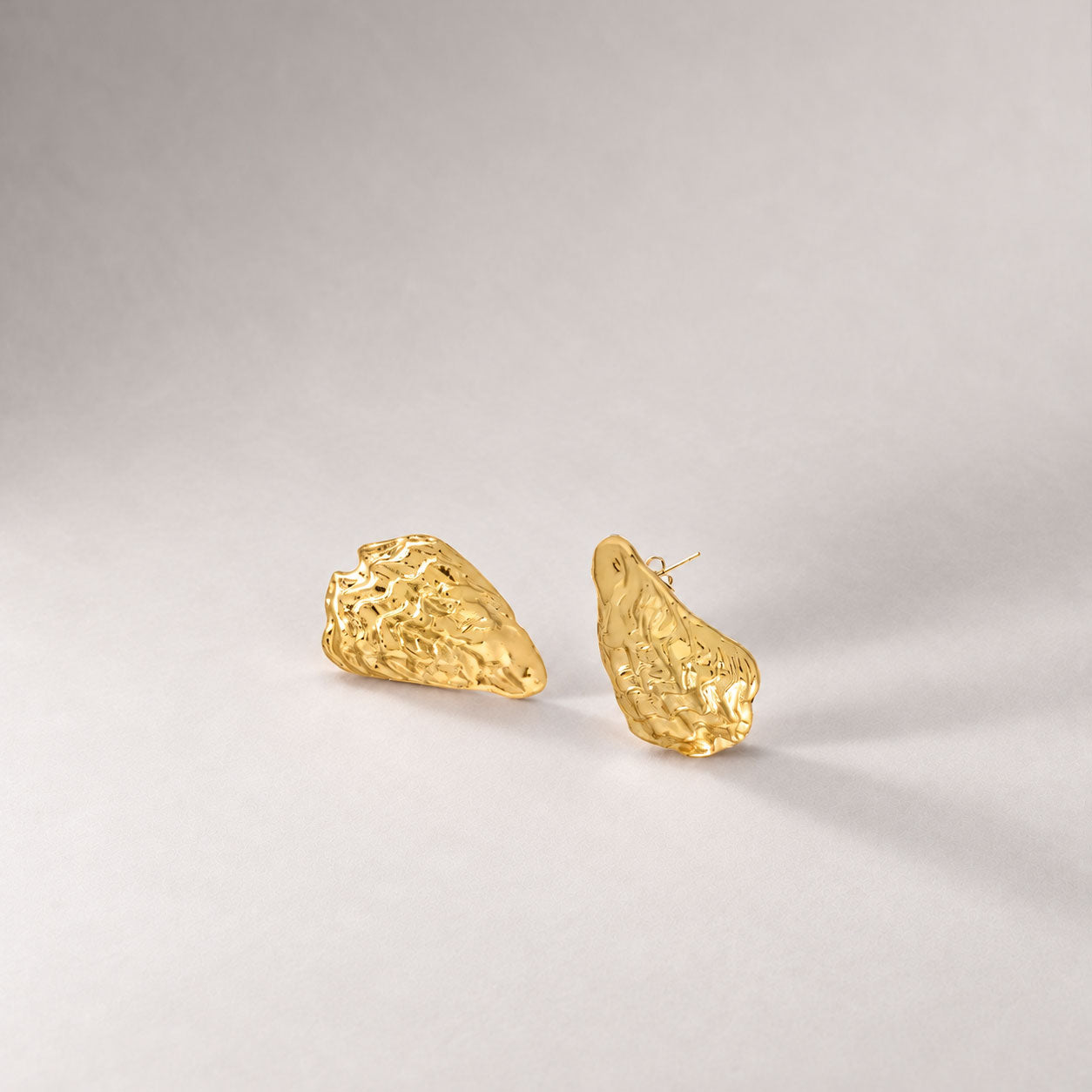 Atagi Face on Stud Earrings in Gold