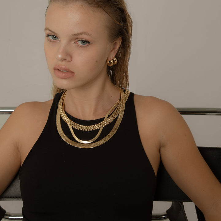 Jolie Petite Medium Snake Chain Necklace in Gold