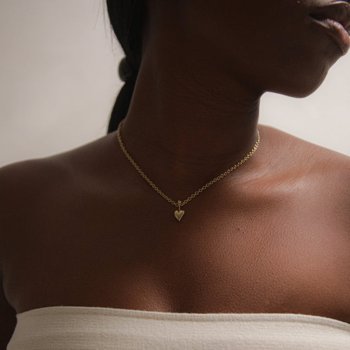 Loff Mini Heart Pin Choker in Gold