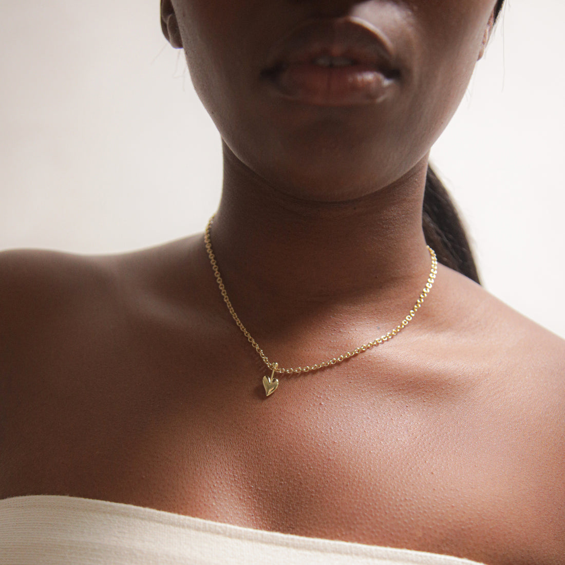 Loff Mini Heart Pin Choker in Gold