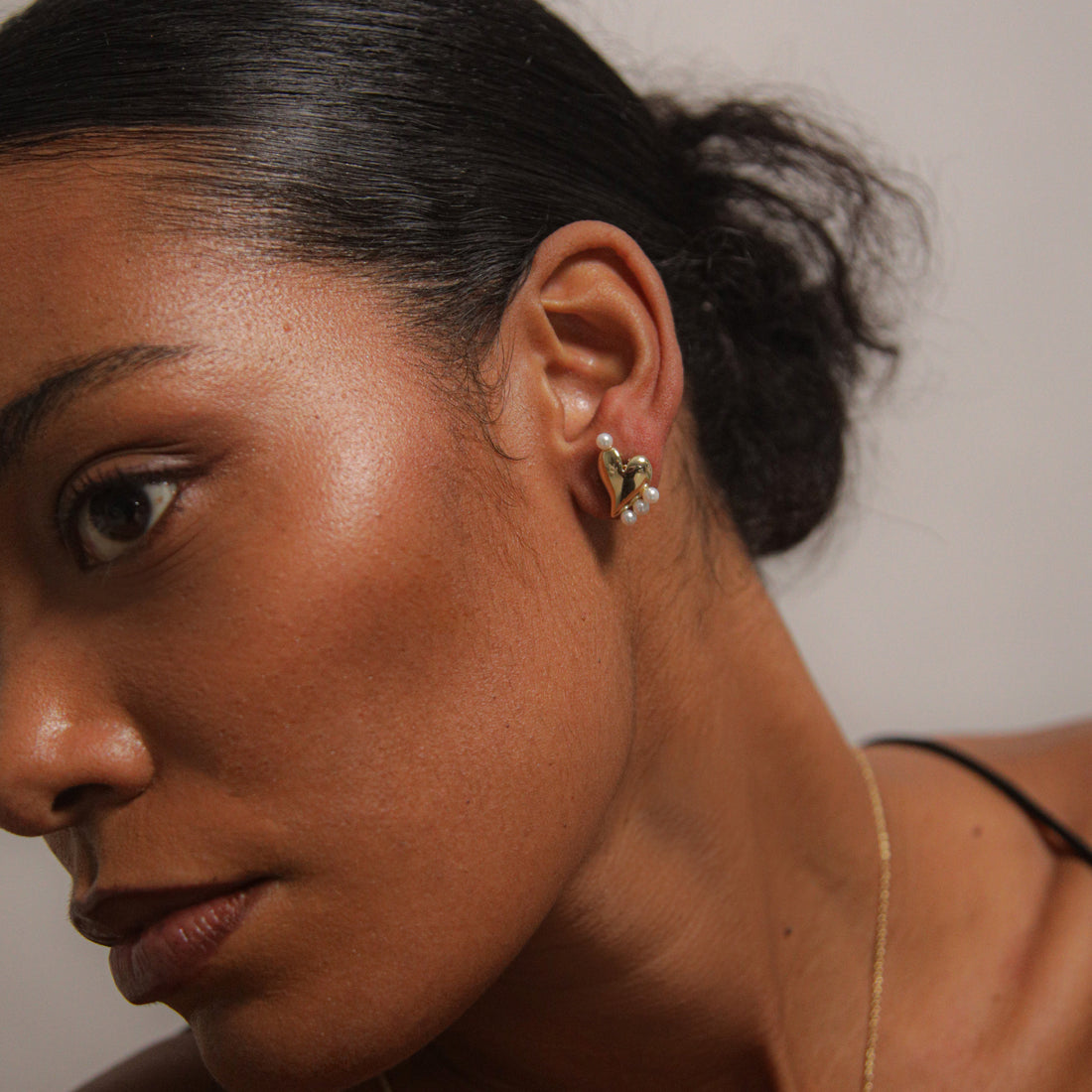 Loff Mini Pearl Heart Stud Earrings in Gold