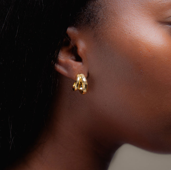 Double Claw Hammered Hoop Earrings in Gold