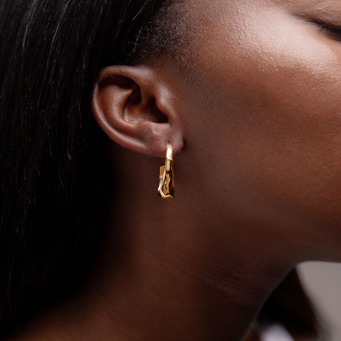 Bua Midi Hoop Earrings in Gold