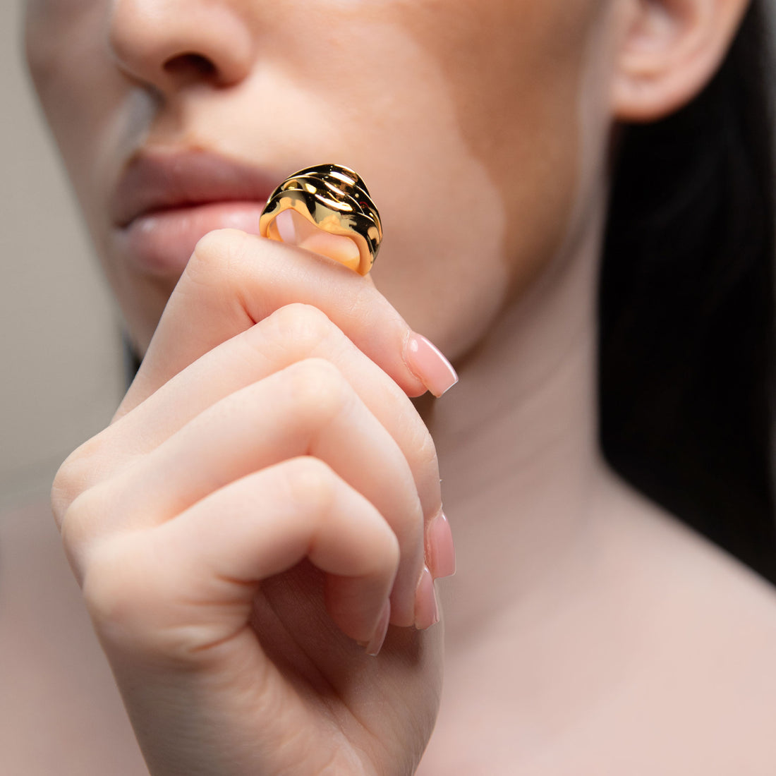 Veva Skinni Ring in Gold