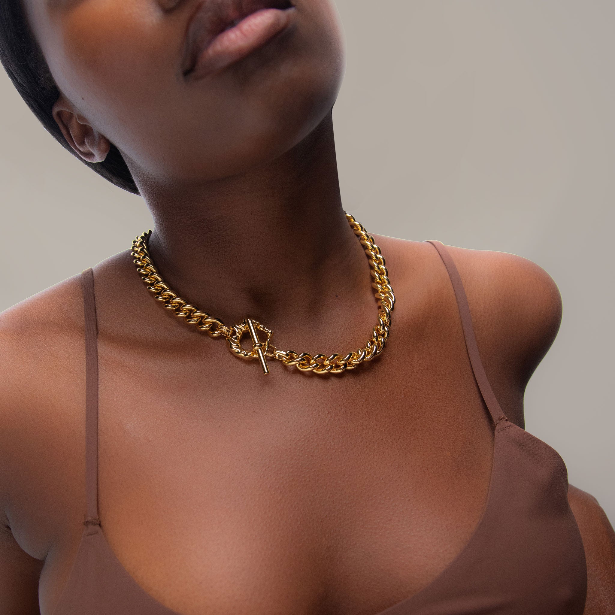 Coral Curb Chain Necklace in Gold – YOJ