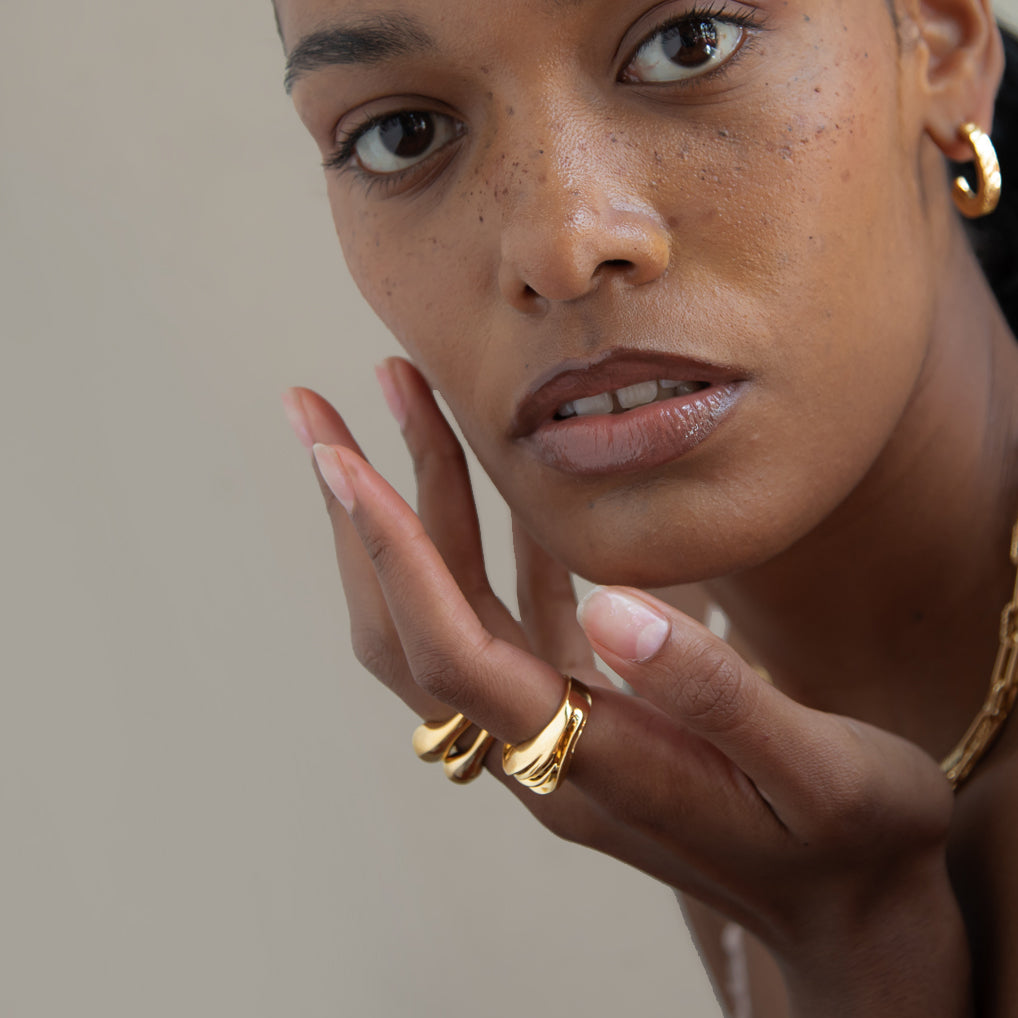 Veva Skinni Ring in Gold