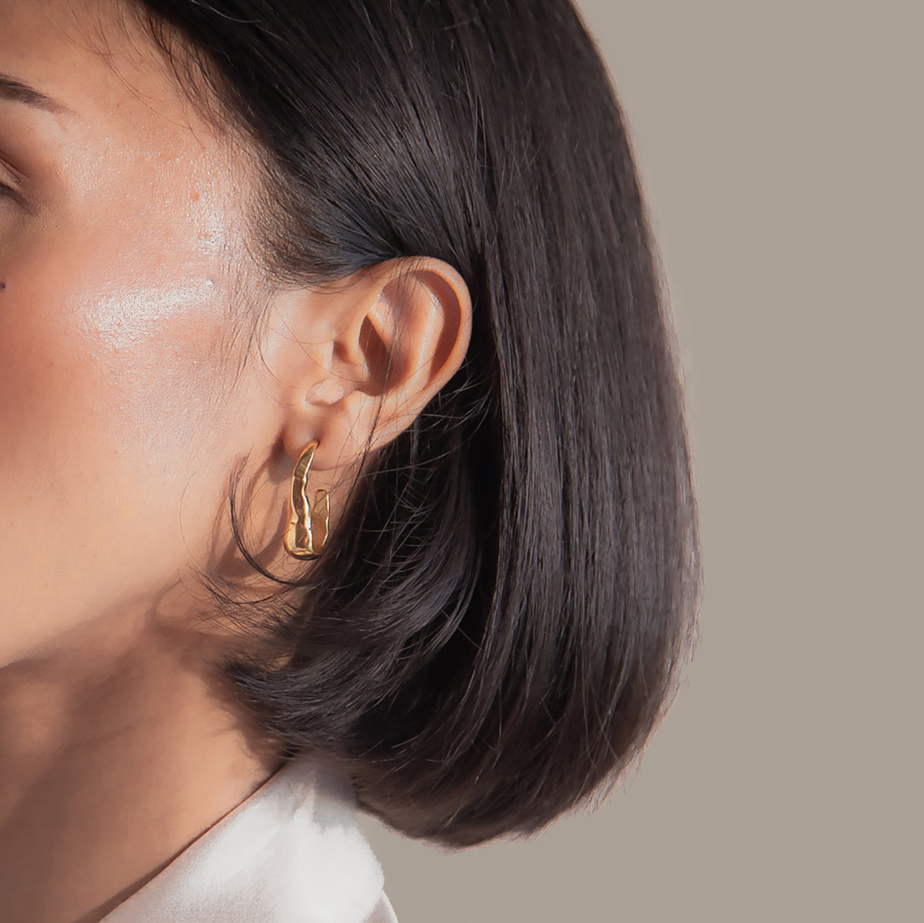 Bua Midi Hoop Earrings in Gold