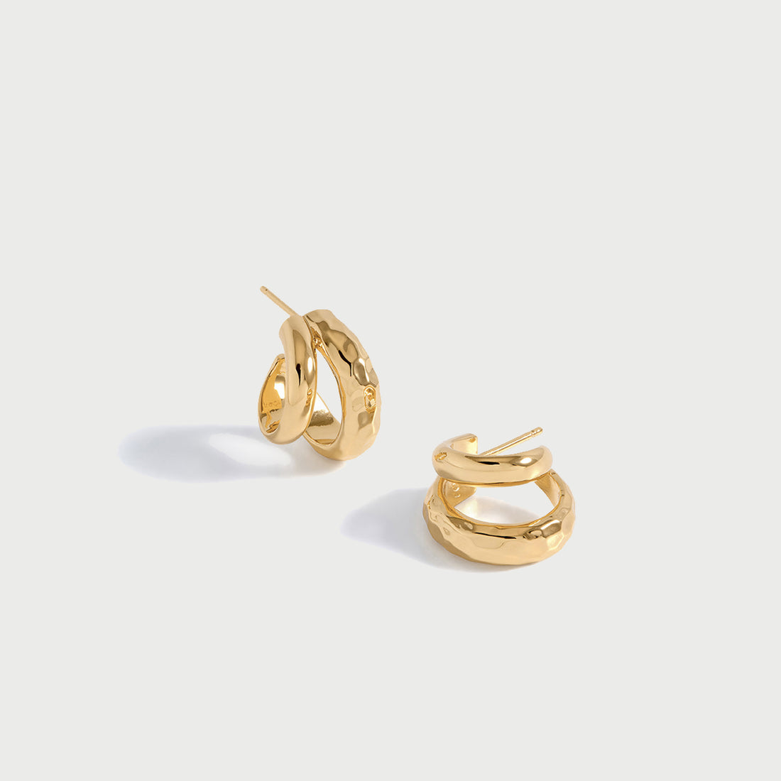 Double Claw Hammered Hoop Earrings in Gold