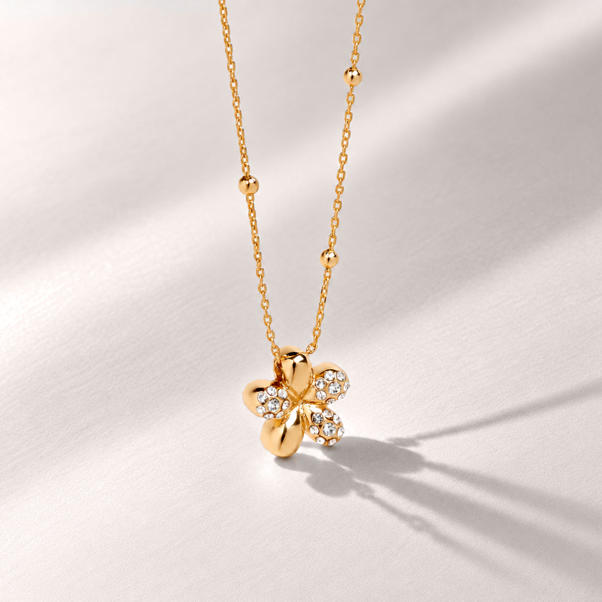 Malo Necklace in Gold
