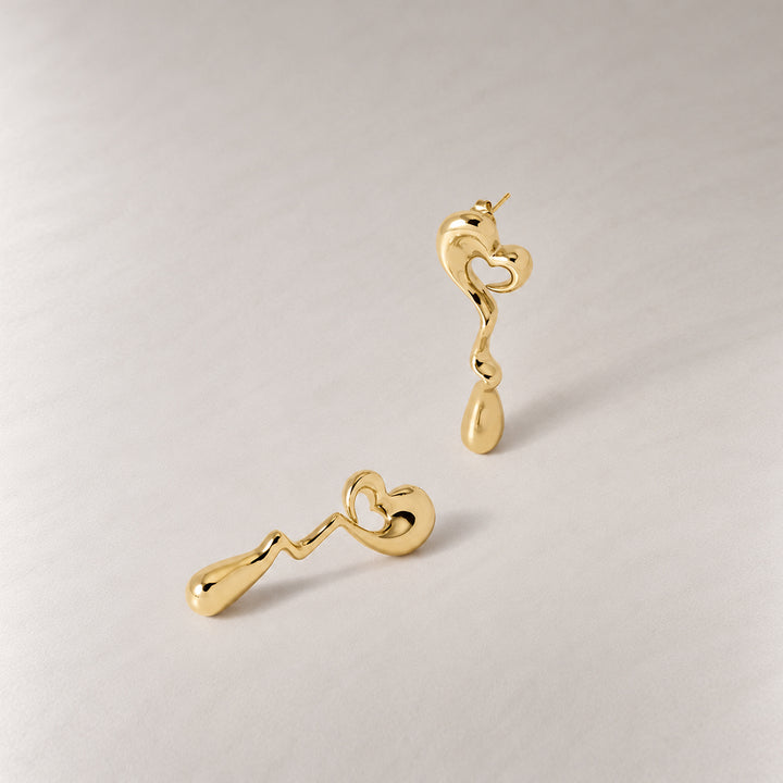 Heart Maxi Face On Stud Earrings in Gold