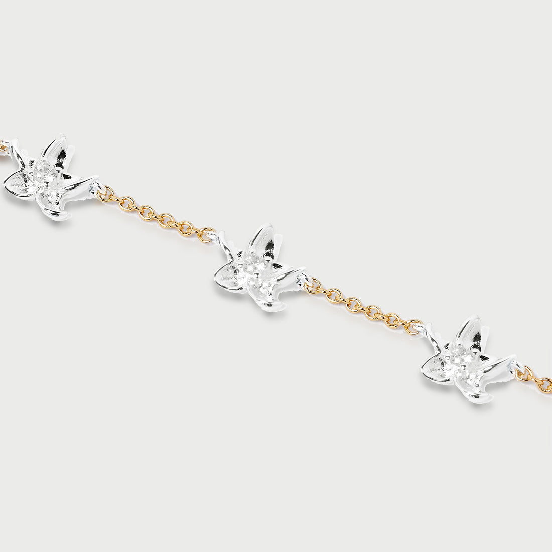 Luludi Flower Mix Metal Bracelet in Gold