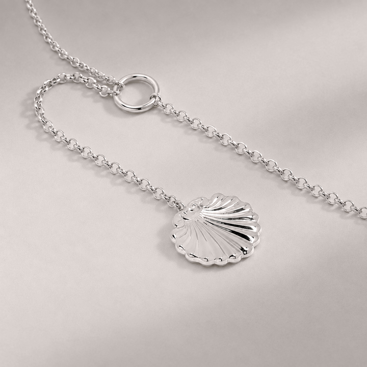 Coquille Shell Lariat Necklace in Silver
