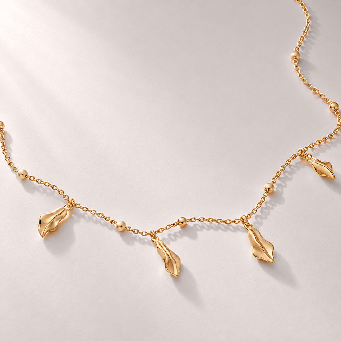 Mino Charm Choker Necklace in Gold