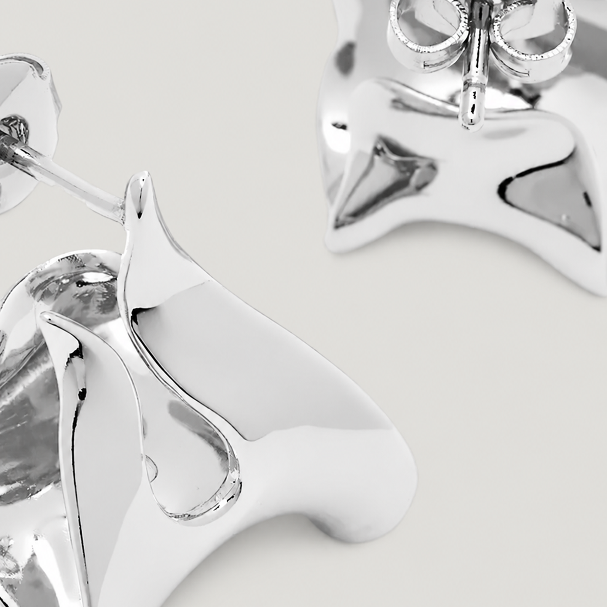CLAW DOUBLE HOOP EARRINGS IN SILVER