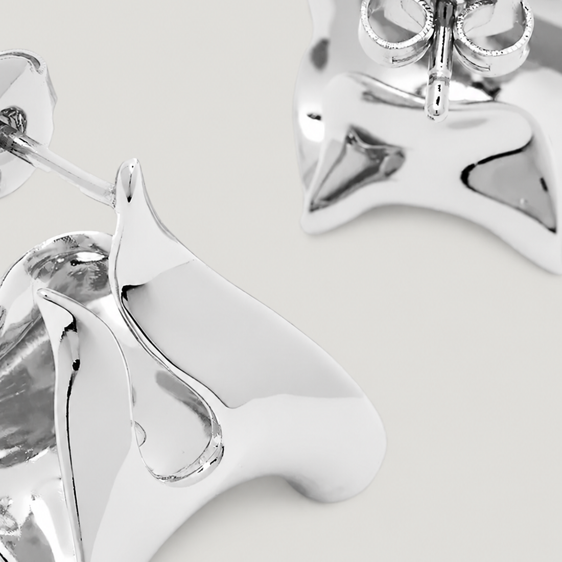 CLAW DOUBLE HOOP EARRINGS IN SILVER