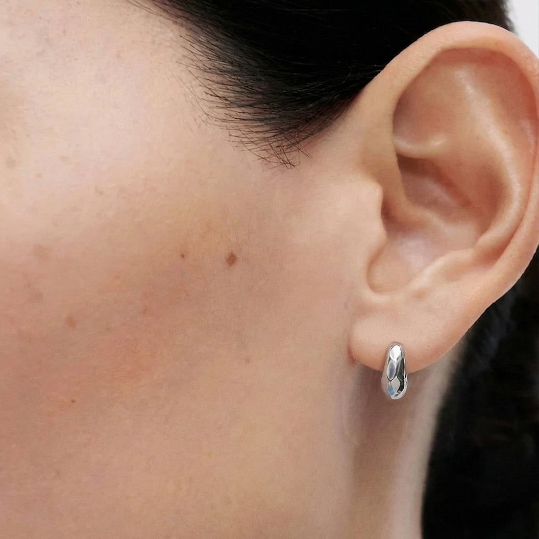 Aalto Mini Hammered Hoop Earrings in Silver