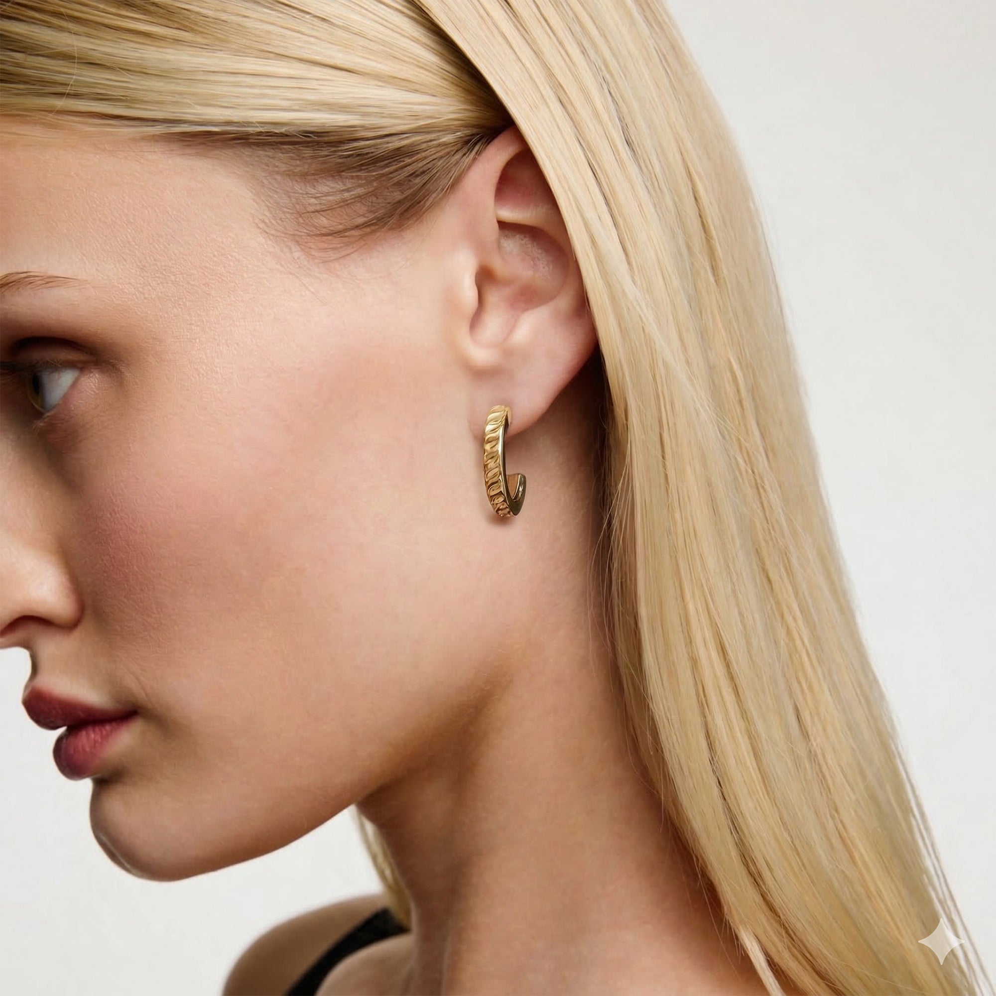 Rorun Middi Hoop Earrings in Gold