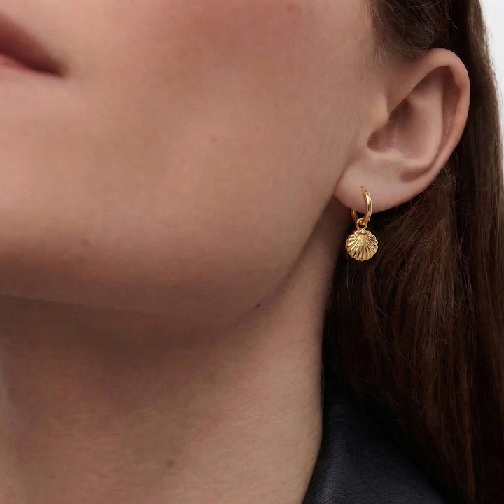 Concha Mini Charm Hoop Earrings in Gold