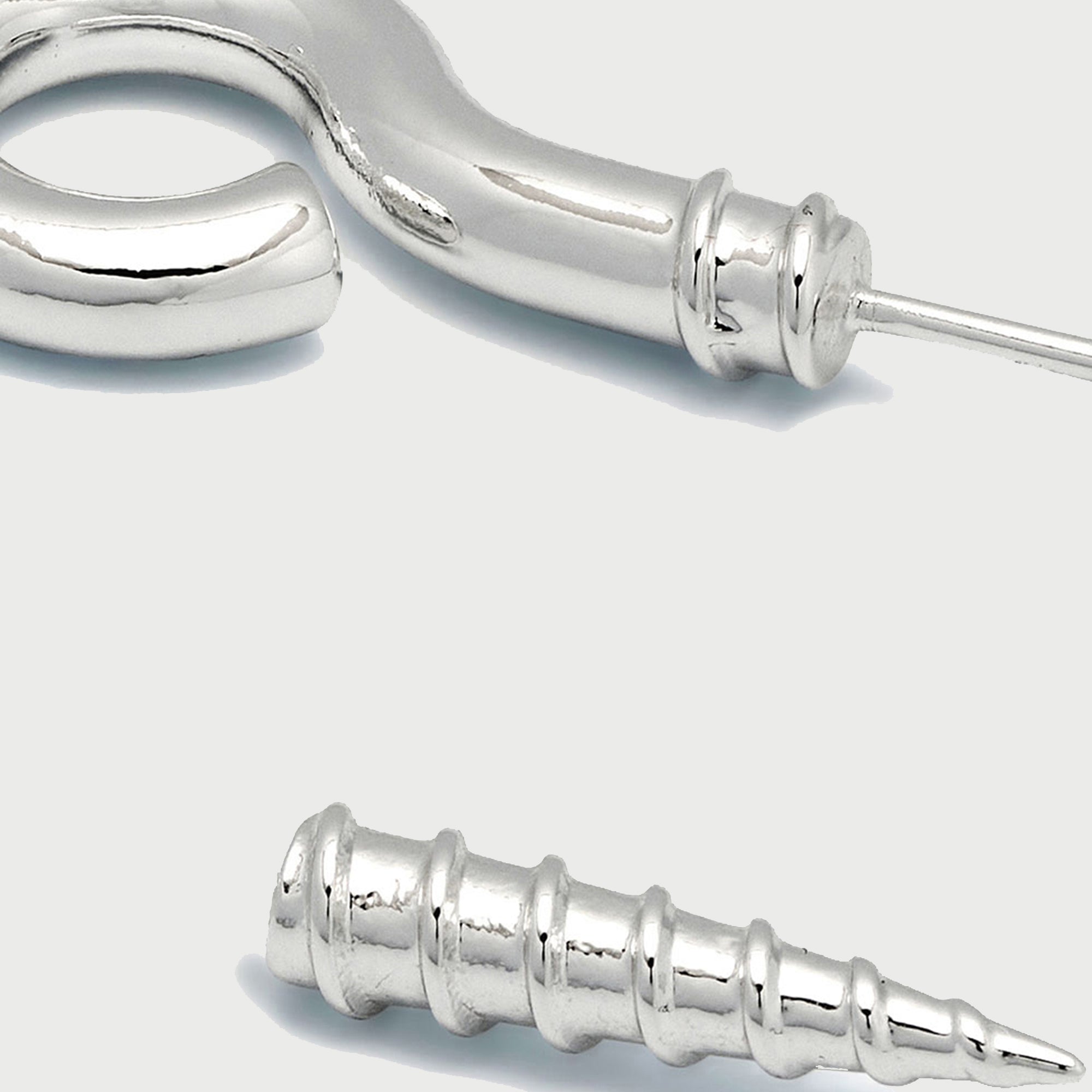 SCREW STUD EARRING IN SILVER