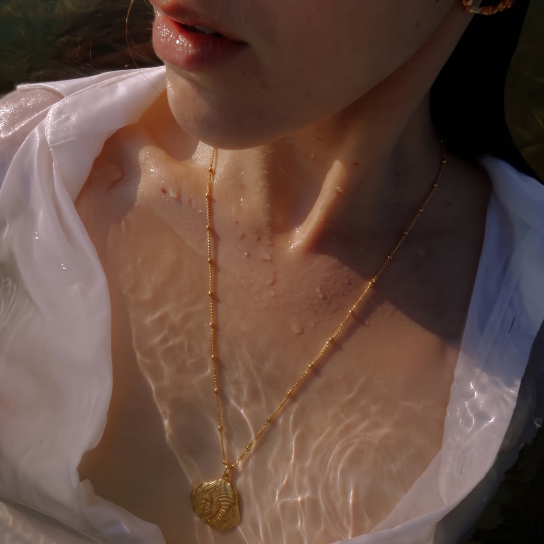 Sheny Pendant Beaded Chain Necklace in Gold