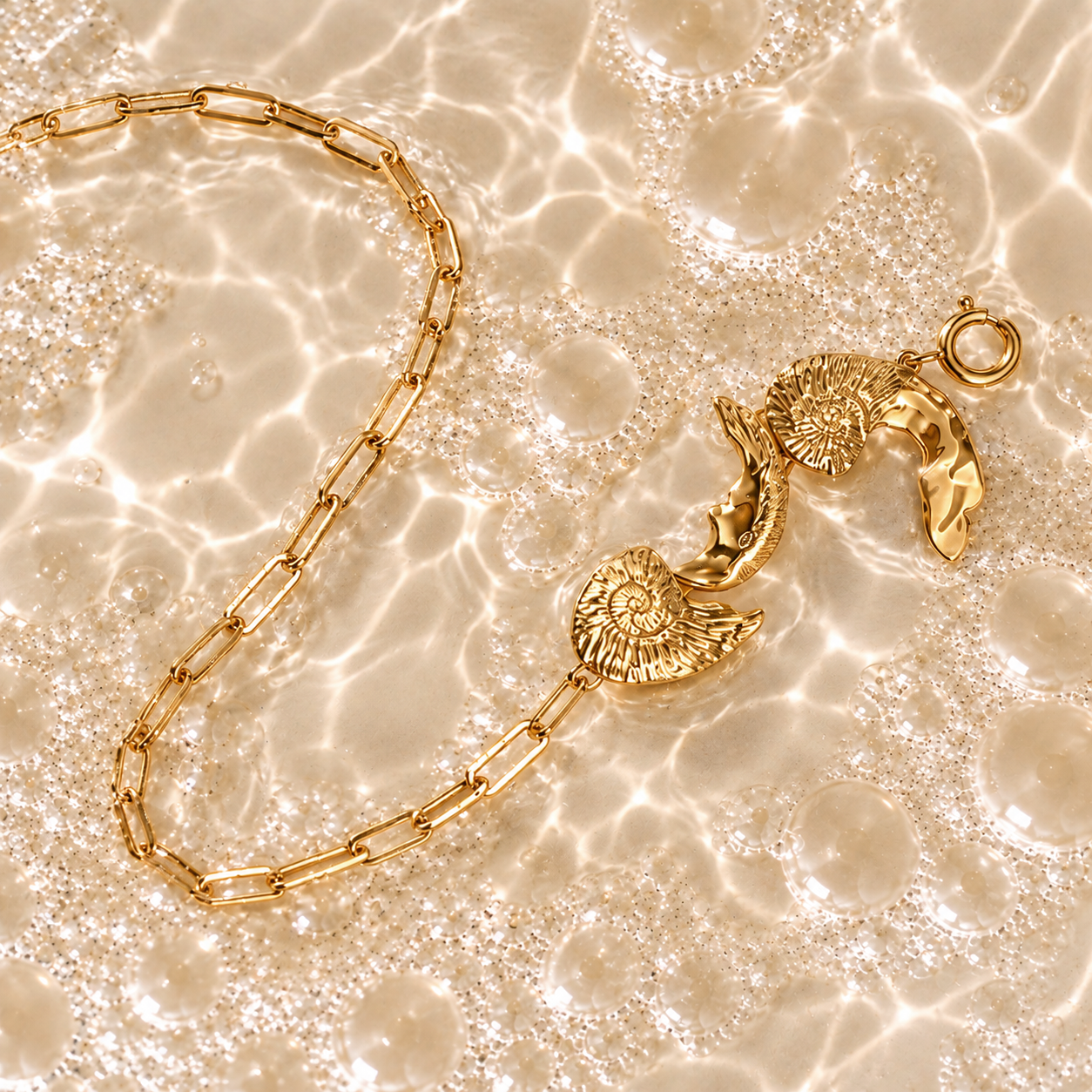 Shell Oldi Medium Necklace in Gold