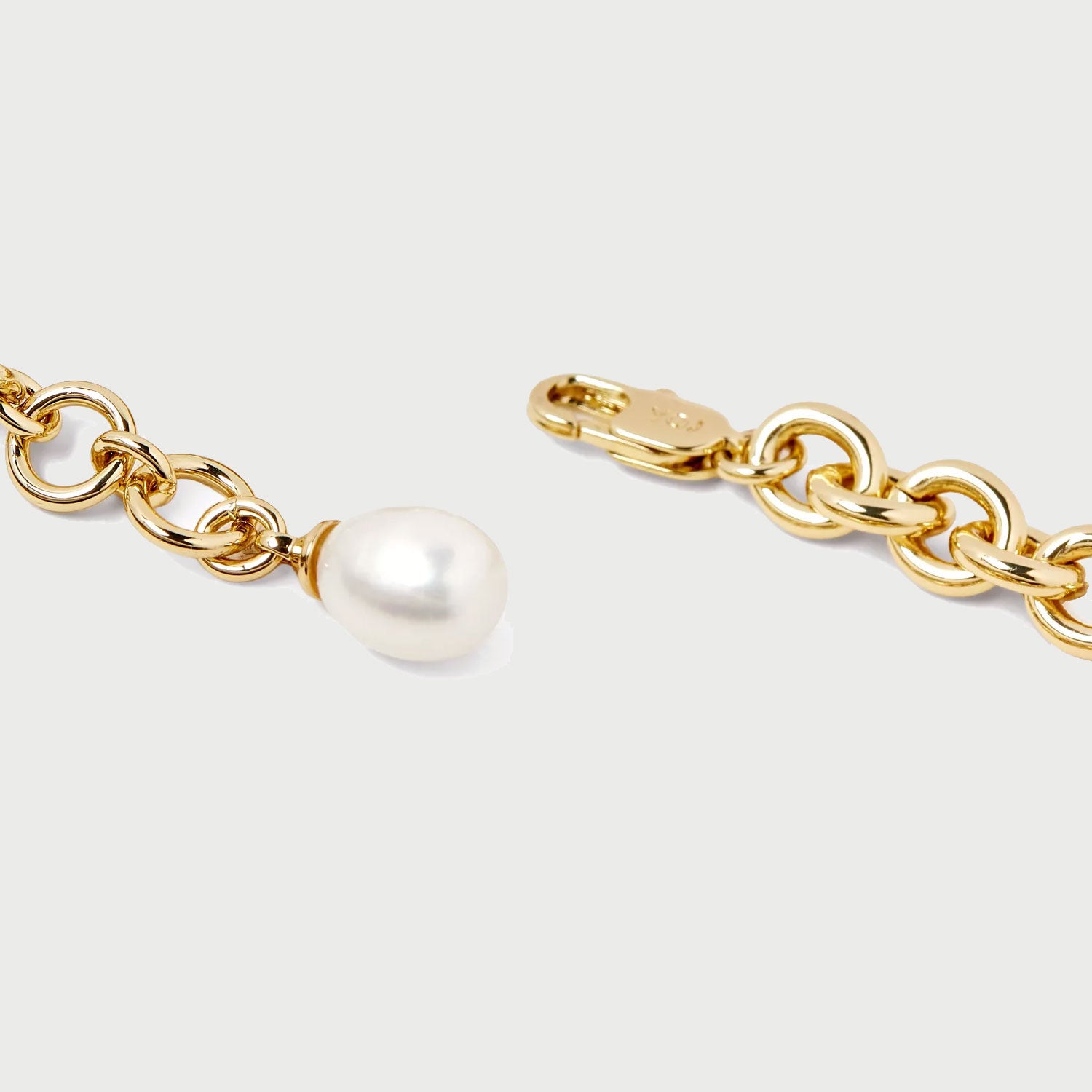 Agape Chain Bracelet in Gold