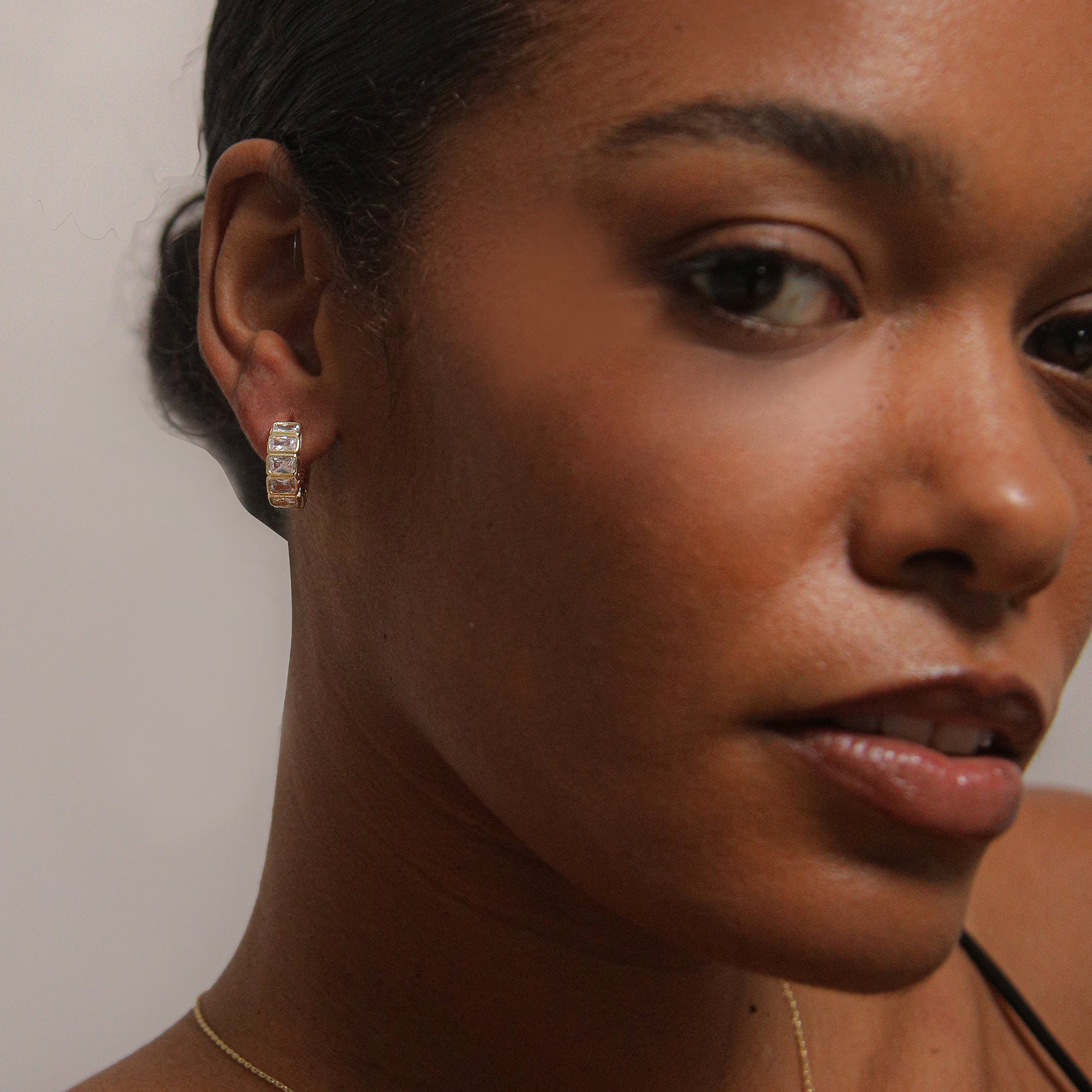KWARLO MINI PAVE HOOP EARRINGS IN GOLD AND CRYSTALS