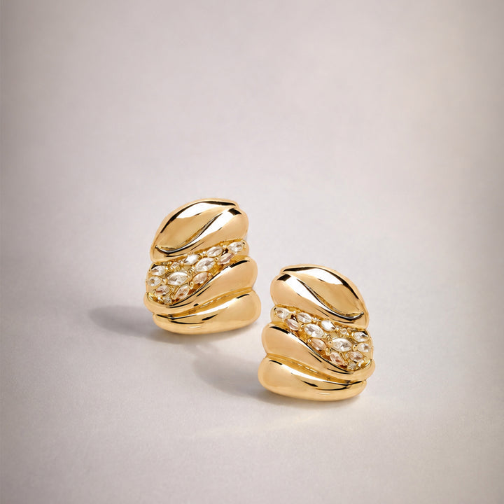 LAQUE EARRINGS IN GOLD AND CRYSTALS