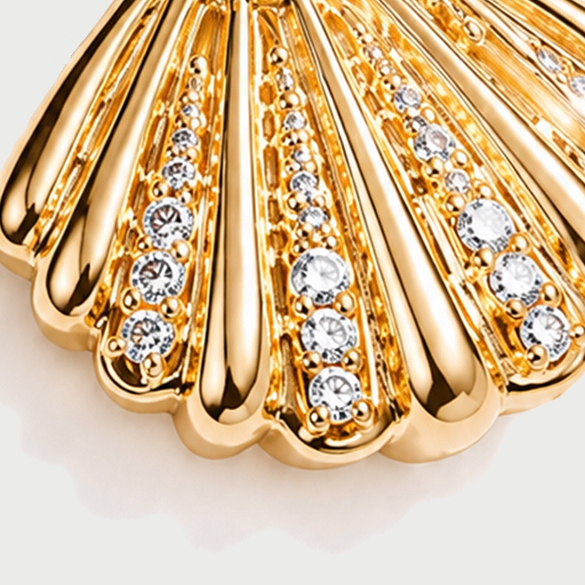 QUERO CRYSTAL PENDANT NECKLACE IN GOLD