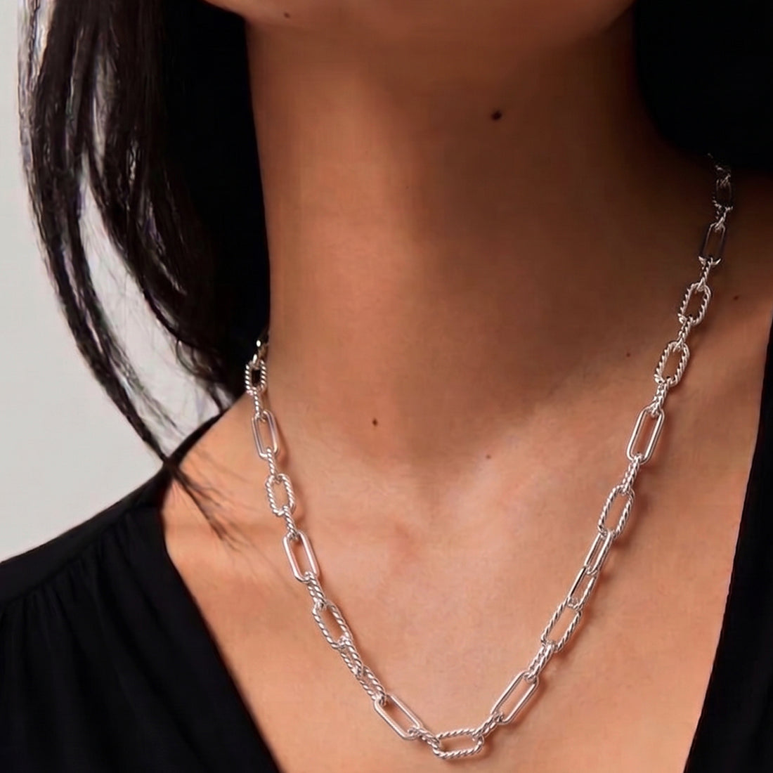 Molten Link Chain Necklace In Silver