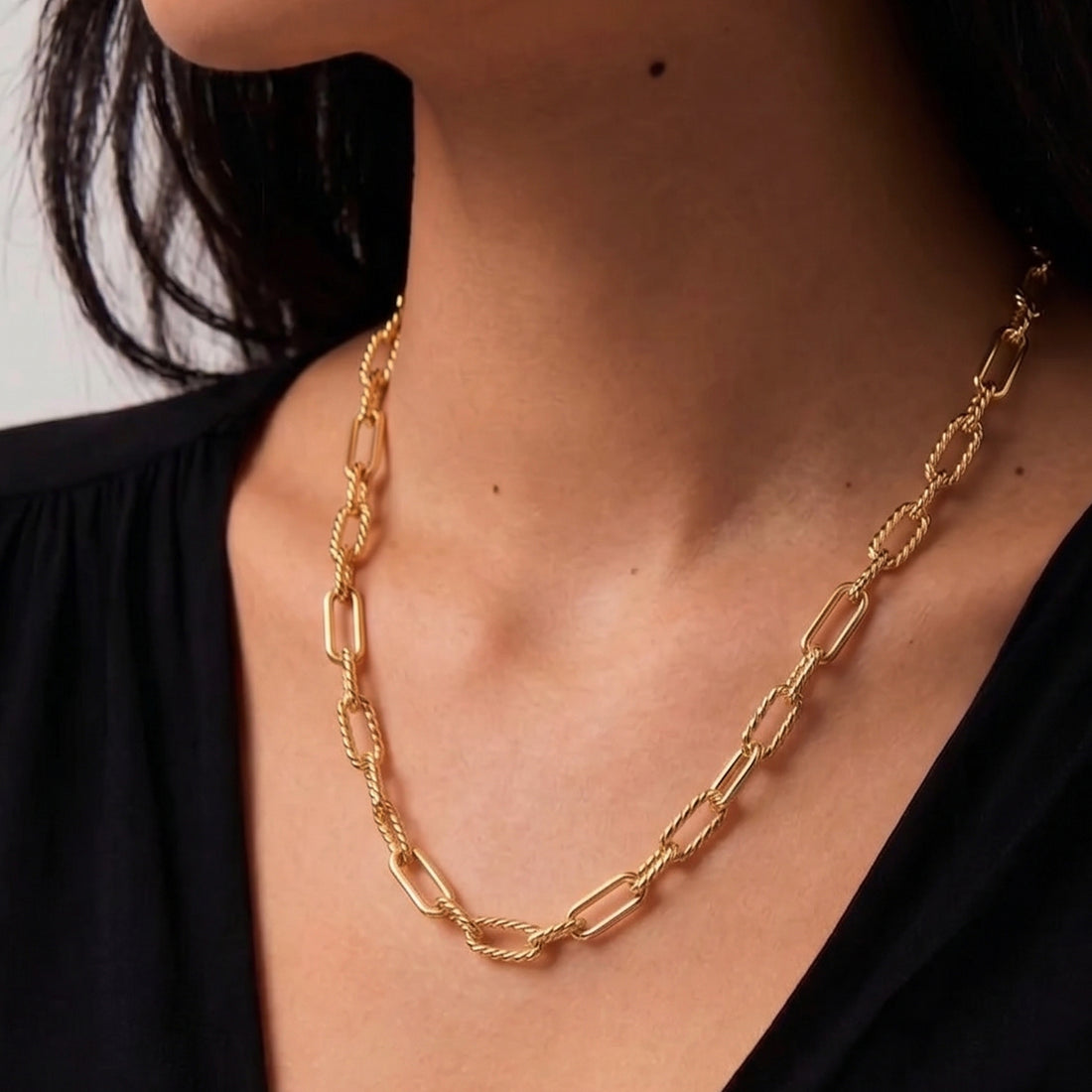 Molten Link Chain Necklace In Gold