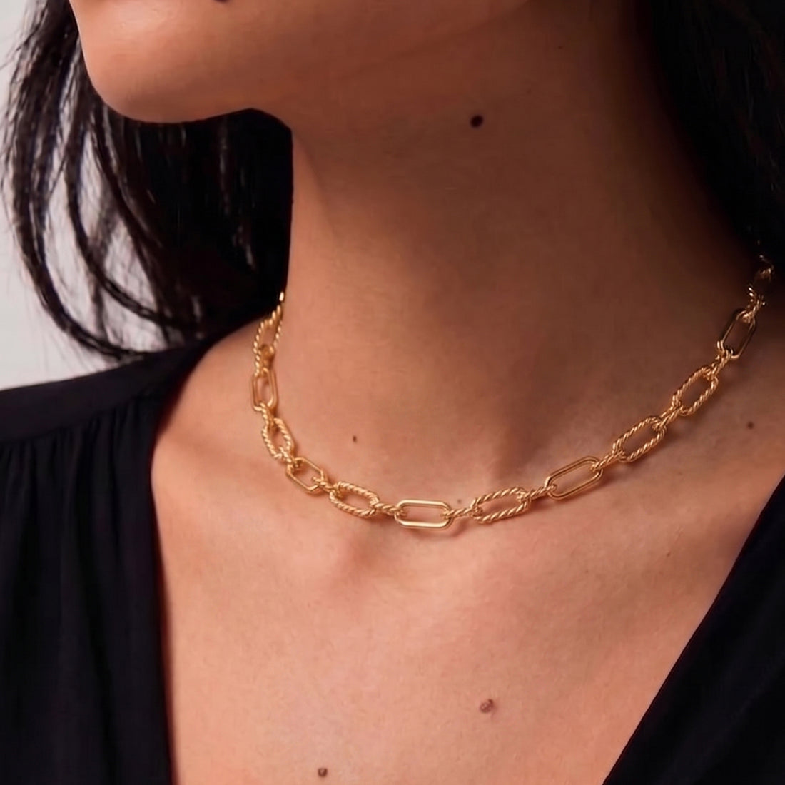 Molten Link Chain Necklace In Gold