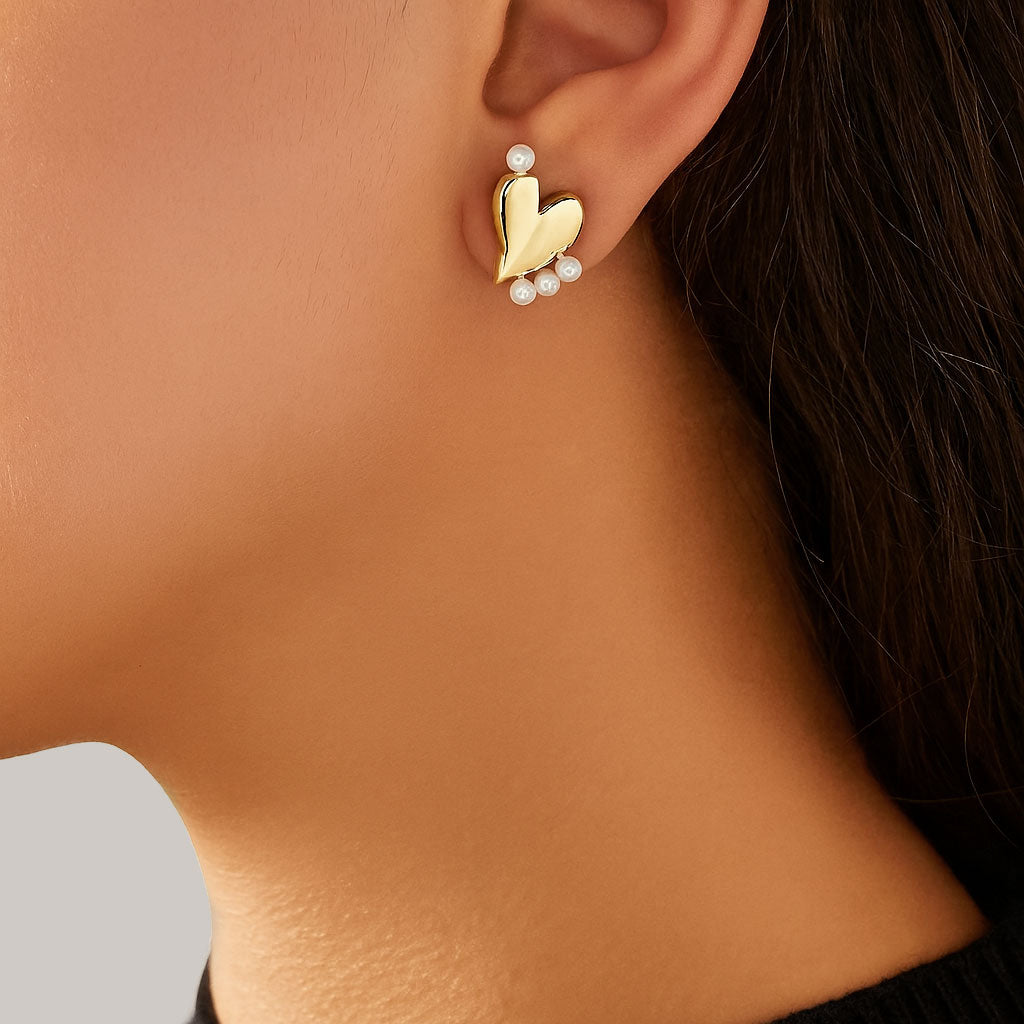 Loff Mini Pearl Heart Stud Earrings in Gold