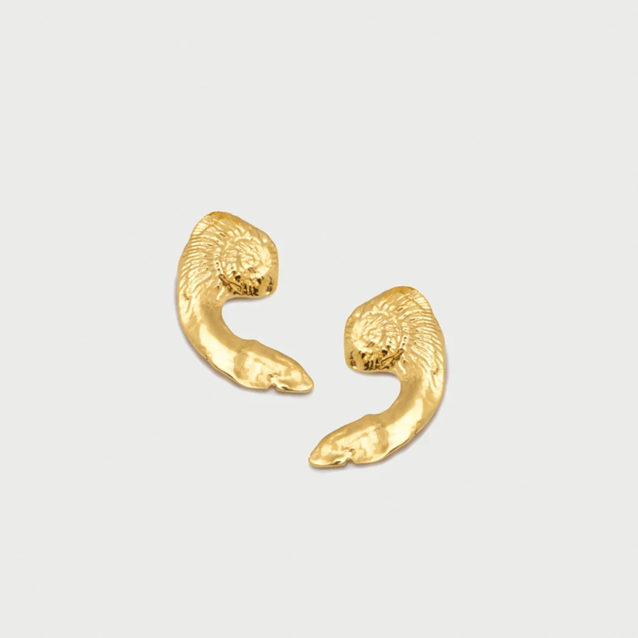 Vero Face On Stud Earrings in Gold