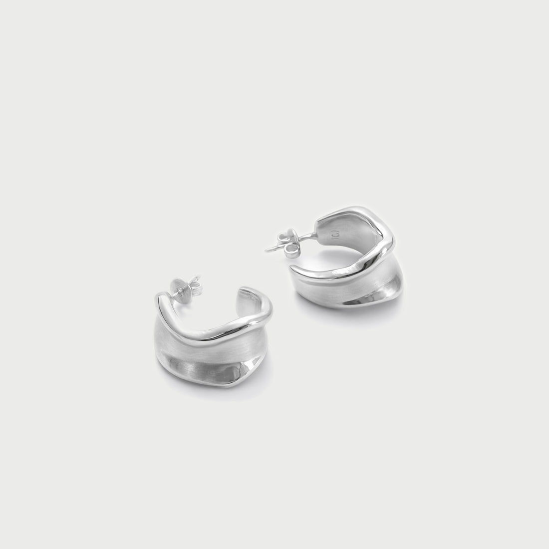 Charlotte x YOJ Molten Curve Earring in Silver