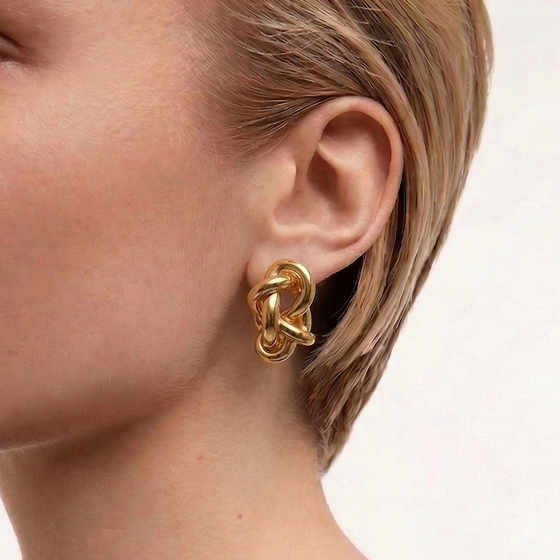 Kalno Maxi Stud Earrings in Gold