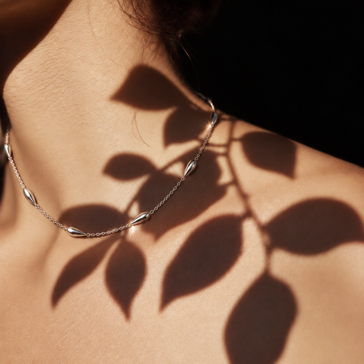 Eos Flow Necklace in Silver