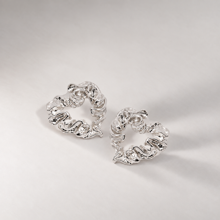Maxi Vintage Heart Stud Earrings in Silver