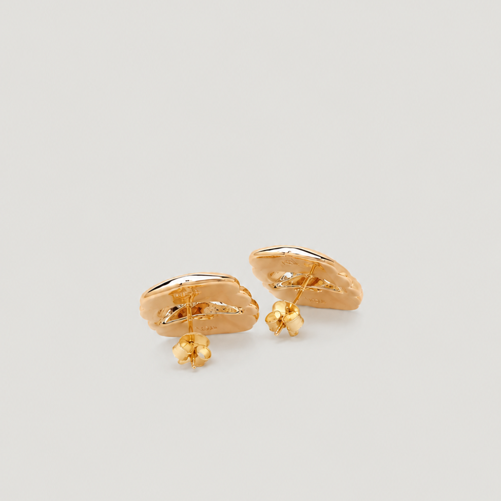 LAQUE EARRINGS IN GOLD AND CRYSTALS